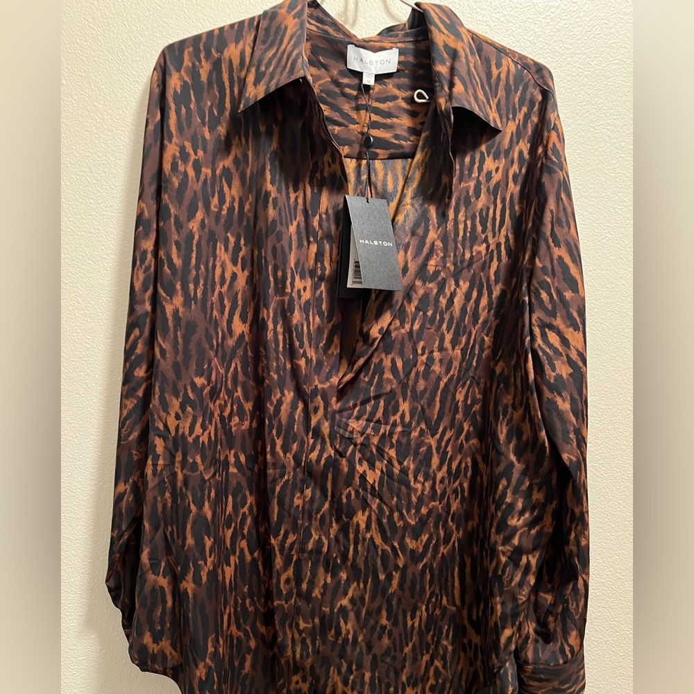 NWT Halston Long Sleeve Button Up Leopard Blouse Top 12 NEW